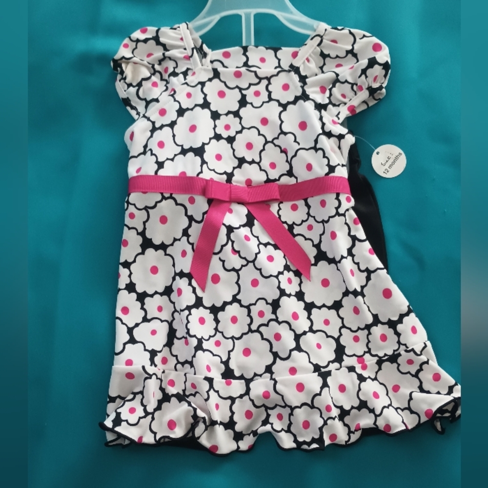 Kidgets Baby Girl Size 12M 2pc White Pink Black NWT